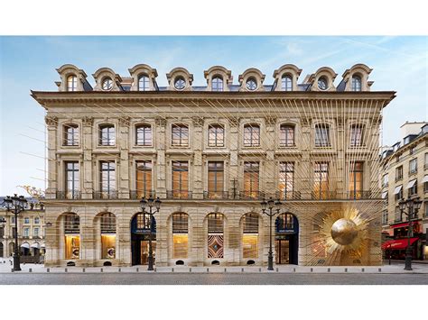 place vendôme store.